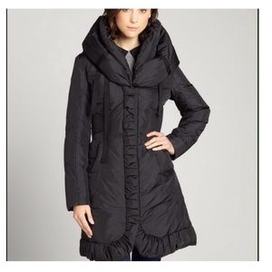 Tahari Elissa black hooded puffer